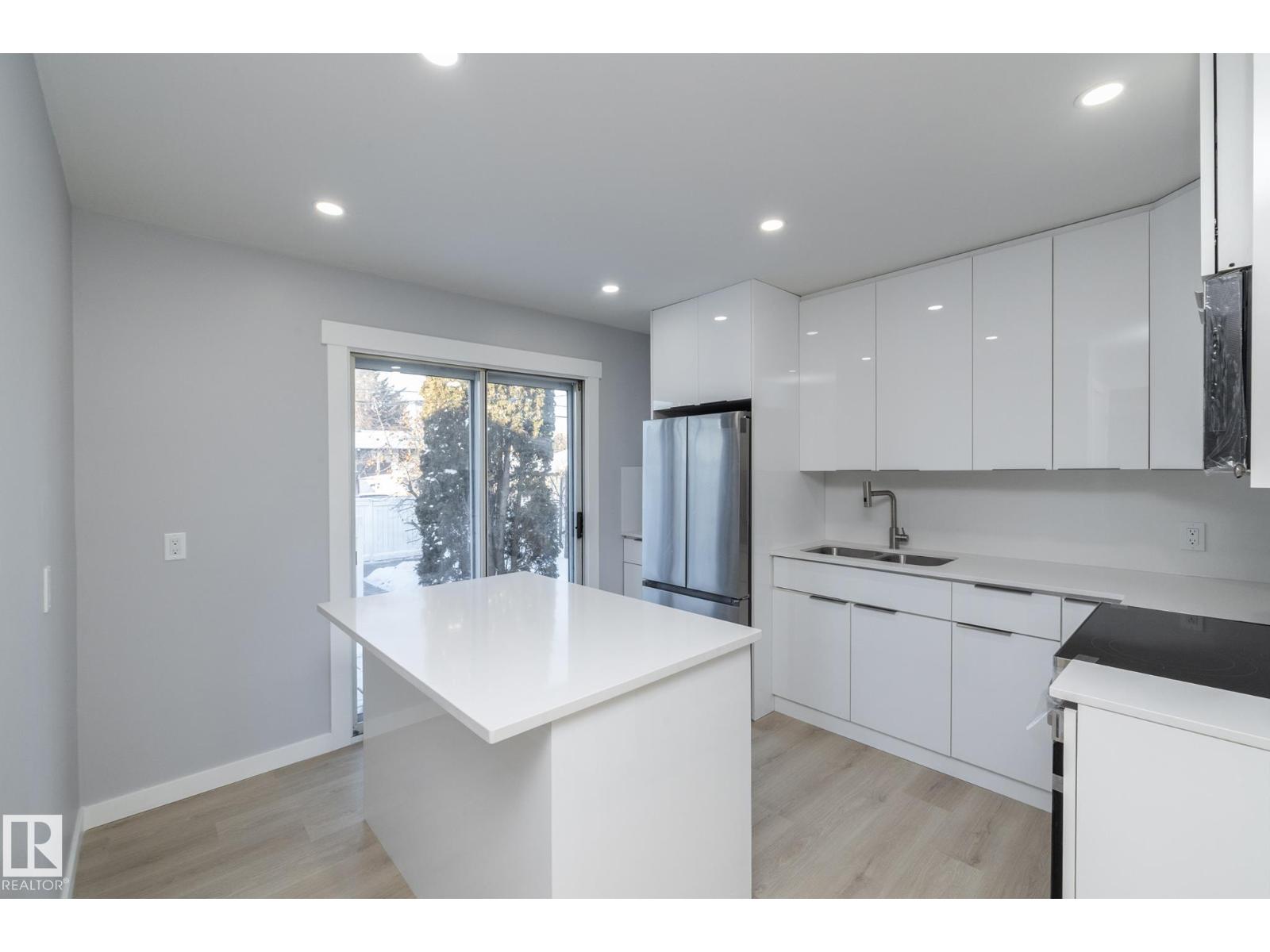 8008 159 St Nw, Edmonton, Alberta  T5R 2E4 - Photo 11 - E4469857