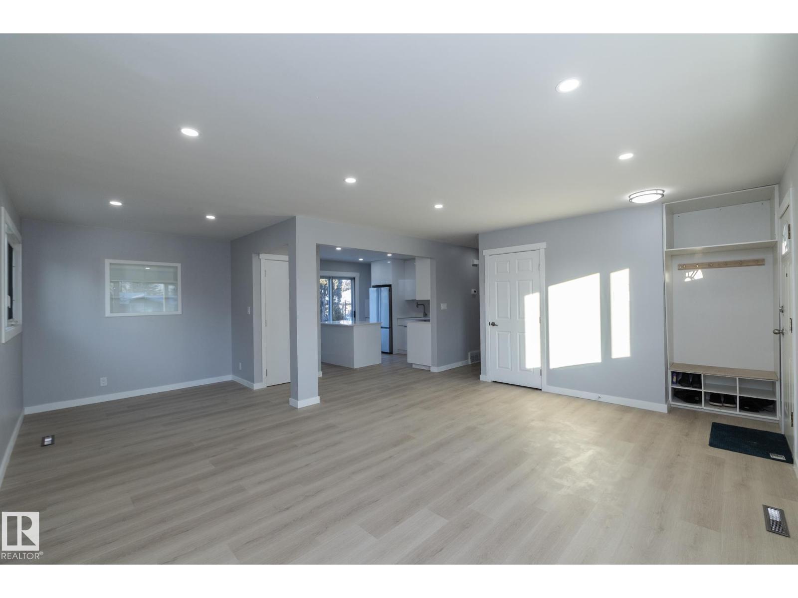 8008 159 St Nw, Edmonton, Alberta  T5R 2E4 - Photo 9 - E4469857