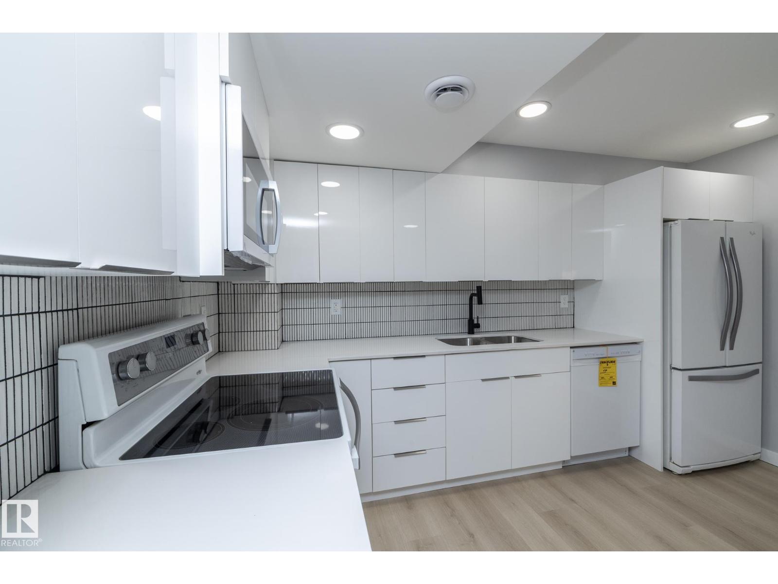 8008 159 St Nw, Edmonton, Alberta  T5R 2E4 - Photo 37 - E4469857