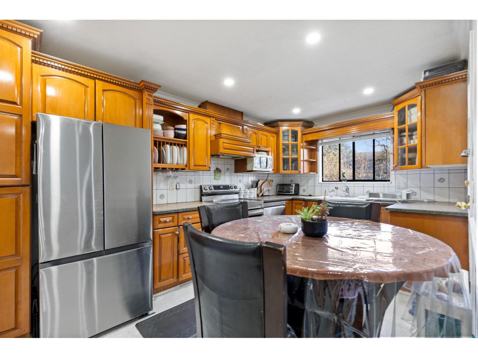 8864 Ursus Crescent, Surrey, British Columbia  V3V 6L4 - Photo 10 - R3078167