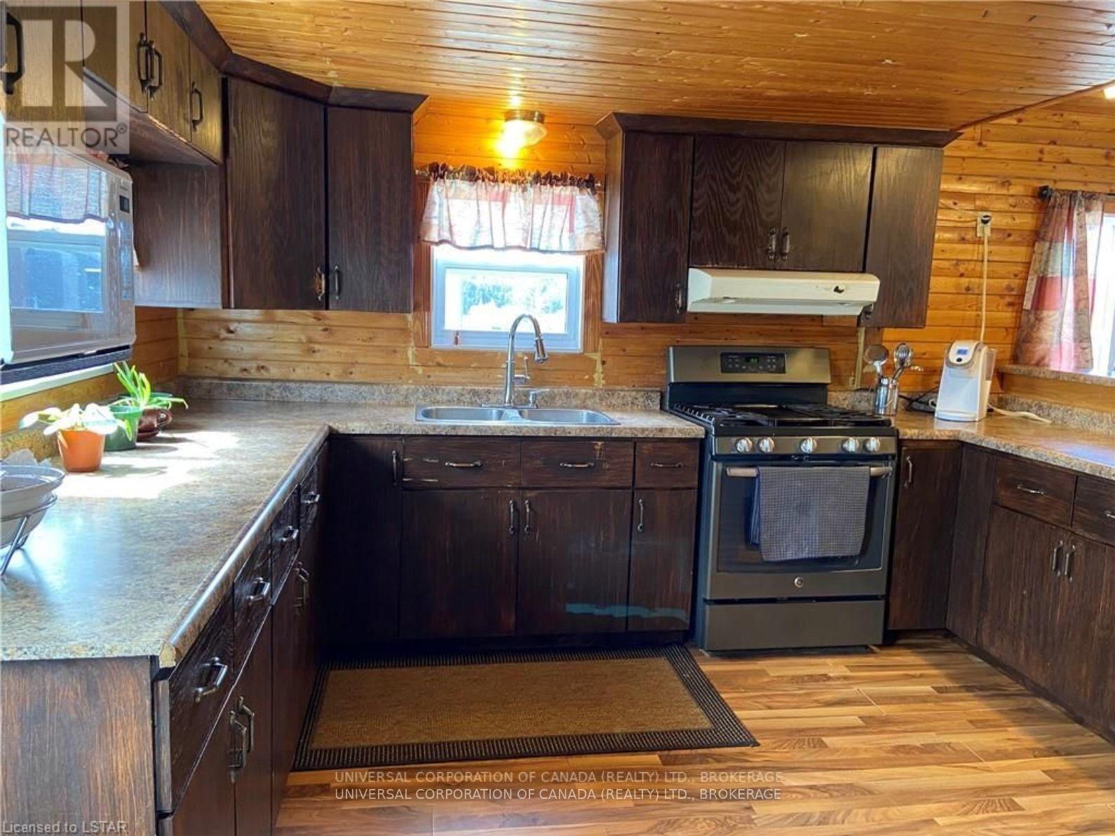 53137 Calton Line, Malahide, Ontario  N5H 2R5 - Photo 6 - X12704582