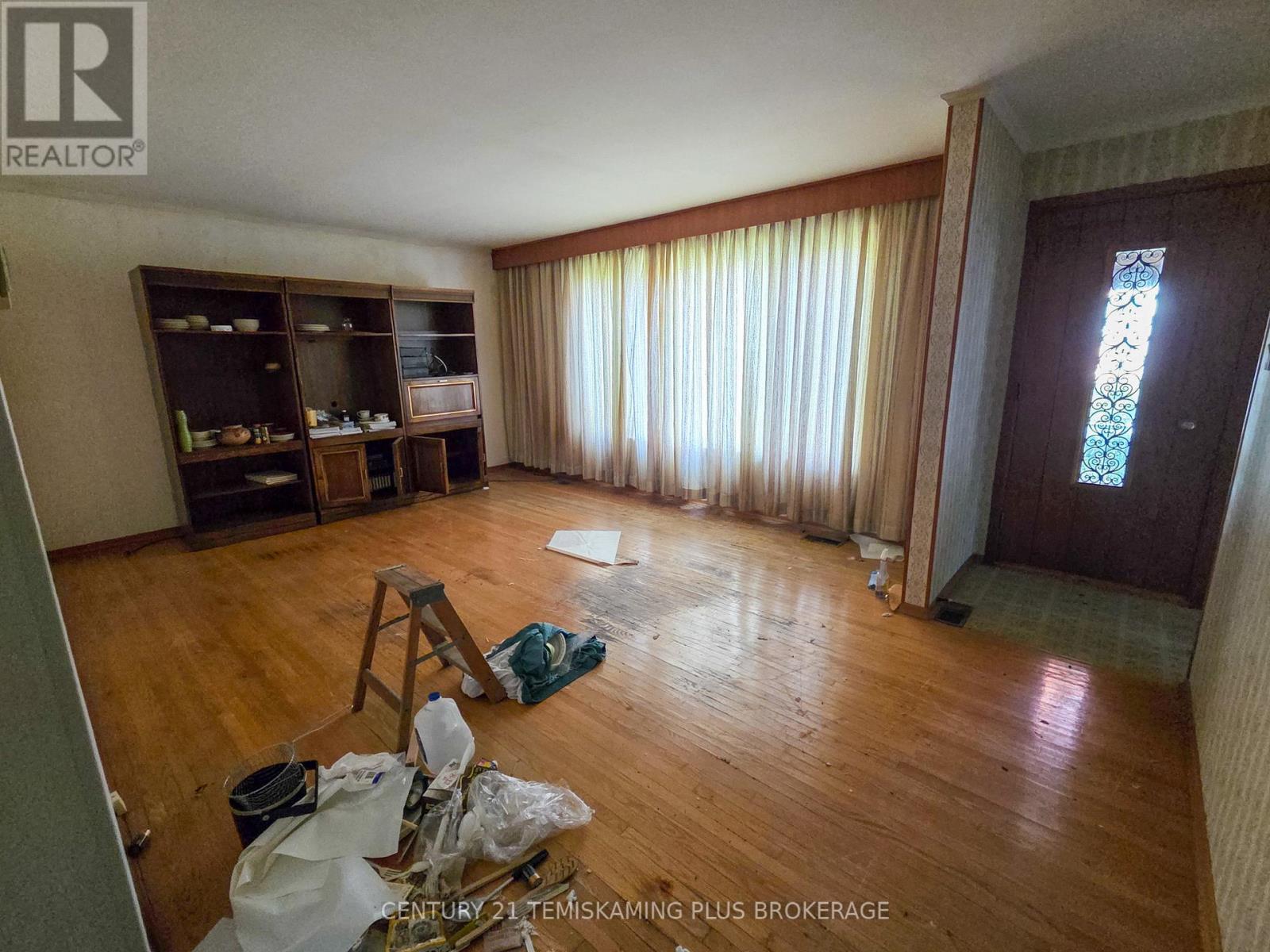 50 Dixon Street, Temiskaming Shores, Ontario  P0J 1P0 - Photo 3 - T12704550