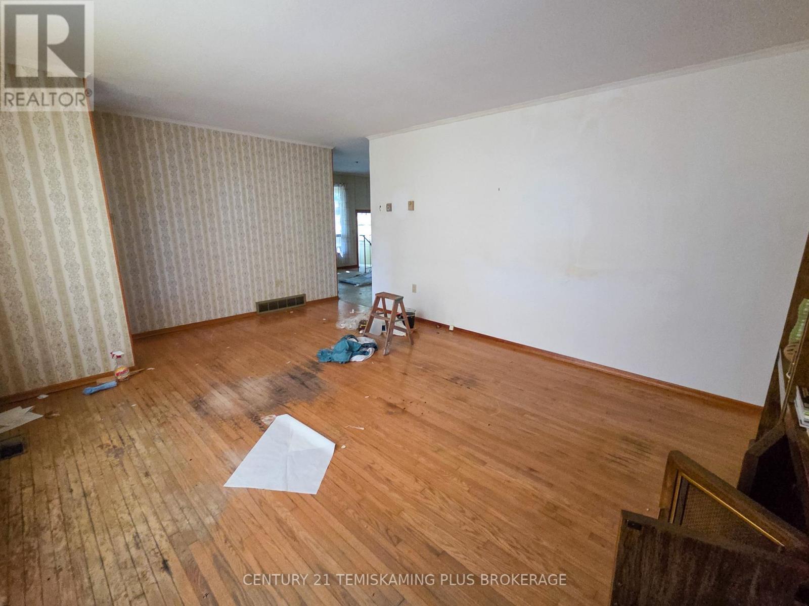 50 Dixon Street, Temiskaming Shores, Ontario  P0J 1P0 - Photo 4 - T12704550