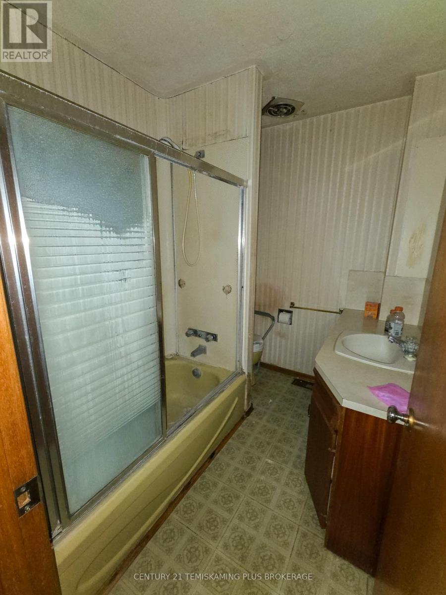 50 Dixon Street, Temiskaming Shores, Ontario  P0J 1P0 - Photo 8 - T12704550