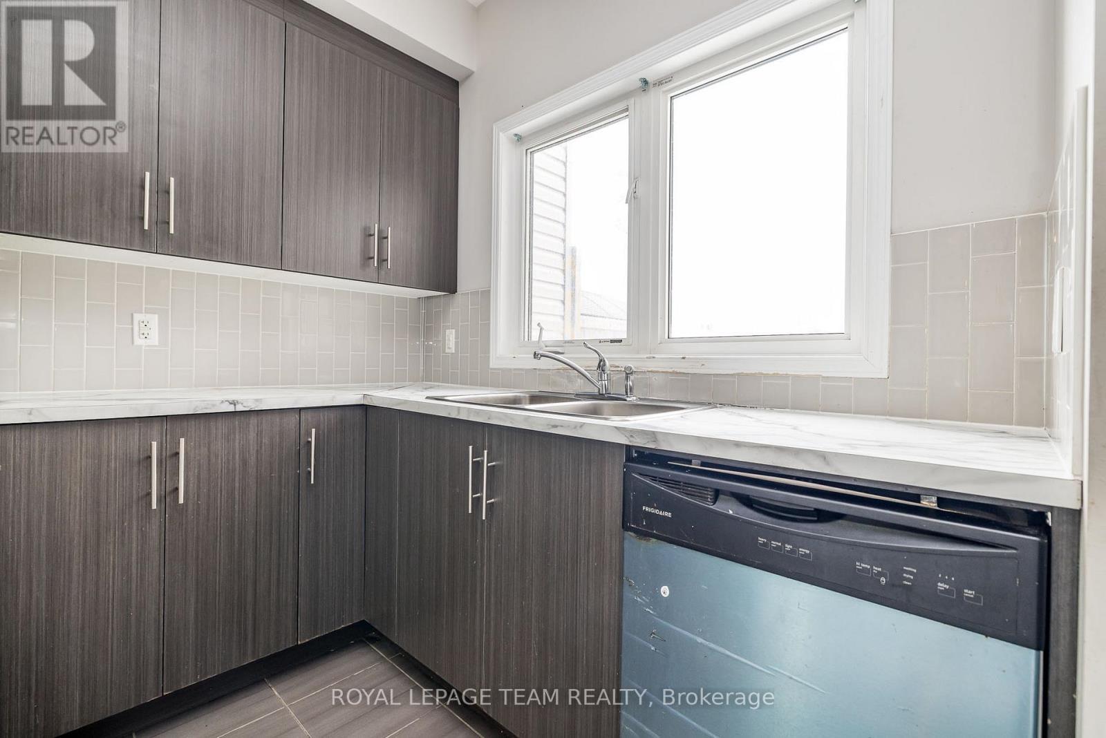 604 Via Campanale Avenue, Ottawa, Ontario  K2J 4X1 - Photo 15 - X12704518