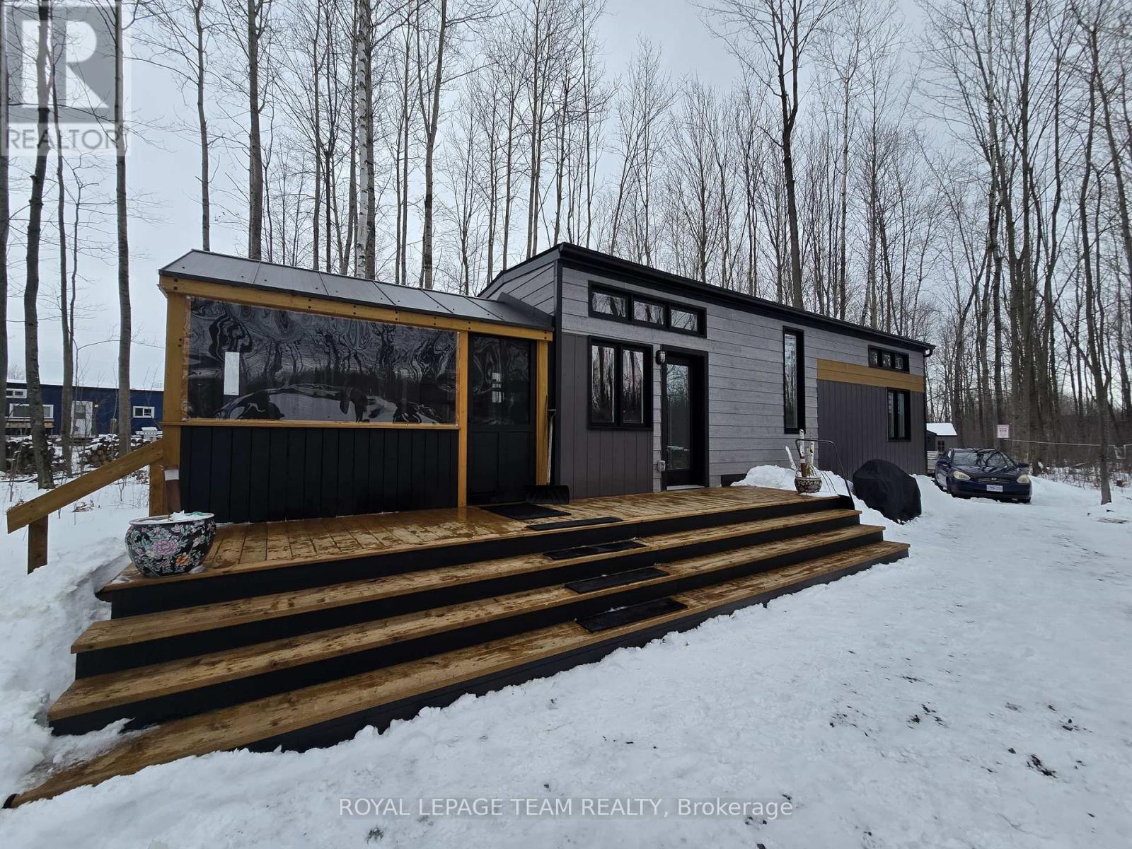 106-116 Constance Creek Drive, Ottawa, Ontario  K0A 1T0 - Photo 2 - X12704564