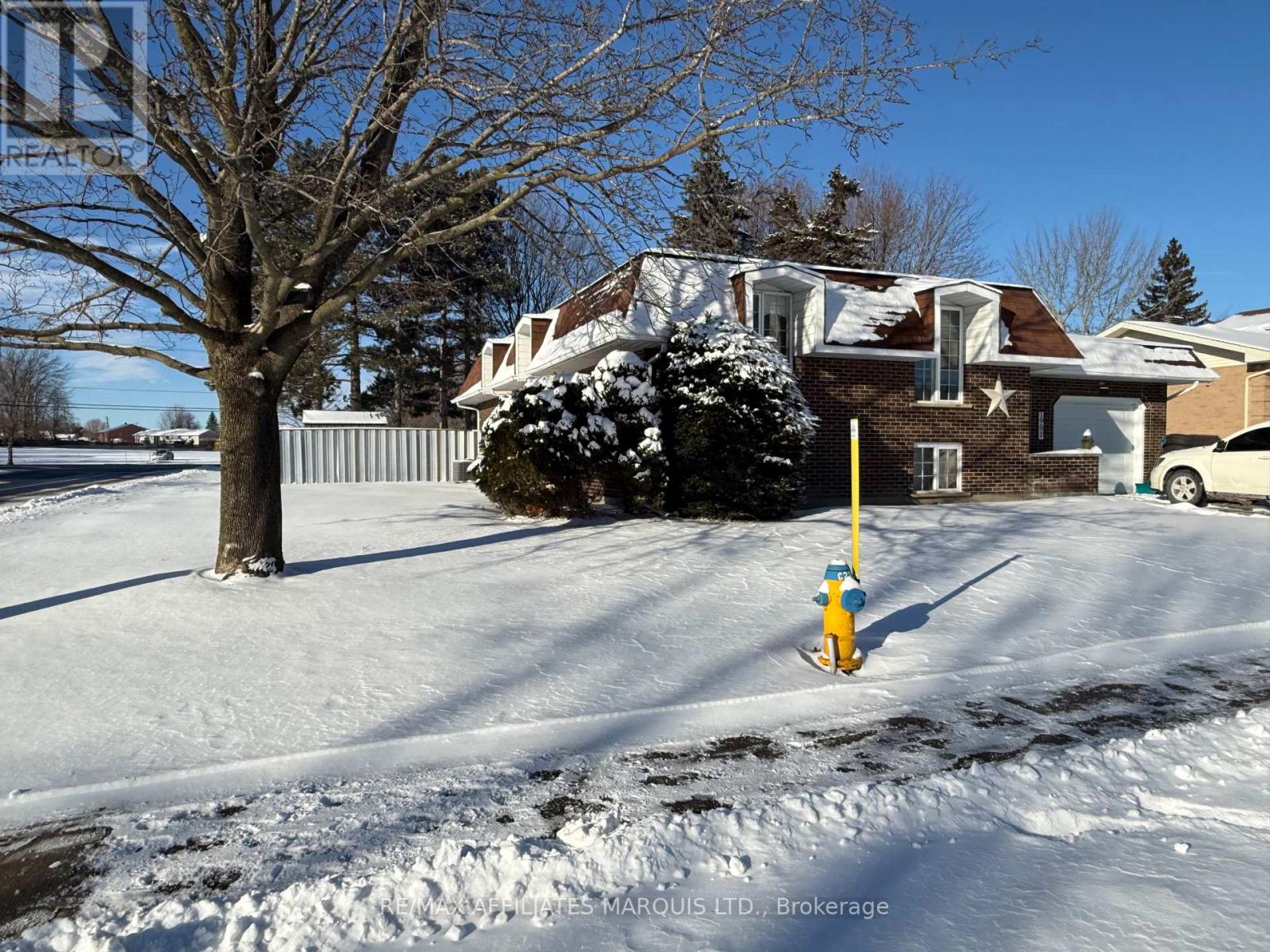 1901 Concorde Avenue, Cornwall, Ontario  K6H 6M3 - Photo 2 - X12704570