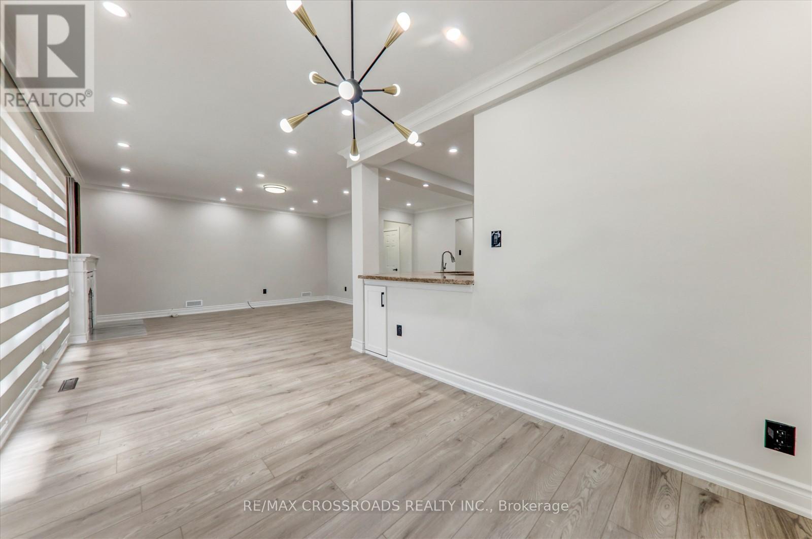 2 Tangmere Road, Toronto, Ontario  M3B 2N1 - Photo 10 - C12704538