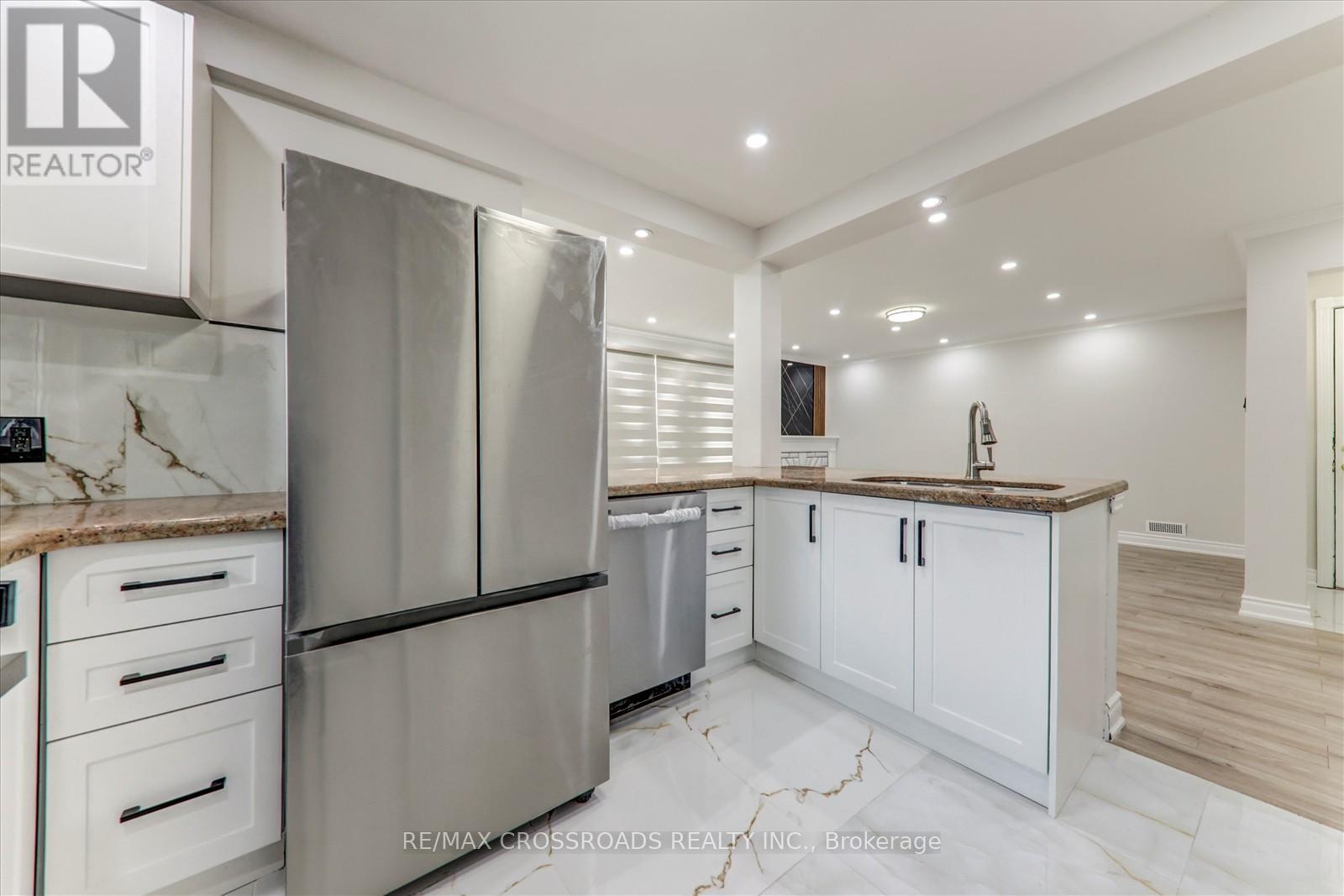 2 Tangmere Road, Toronto, Ontario  M3B 2N1 - Photo 14 - C12704538