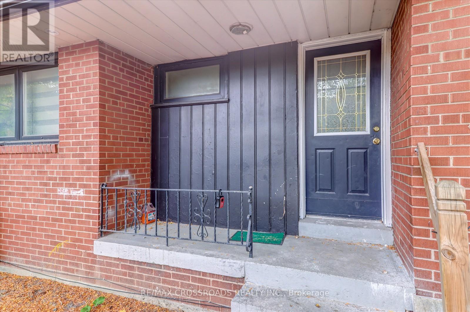 2 Tangmere Road, Toronto, Ontario  M3B 2N1 - Photo 3 - C12704538
