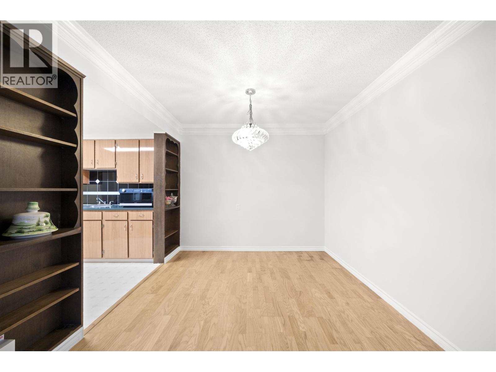 8851 Horne Street, Burnaby, British Columbia  V3N 4J8 - Photo 4 - R3079049