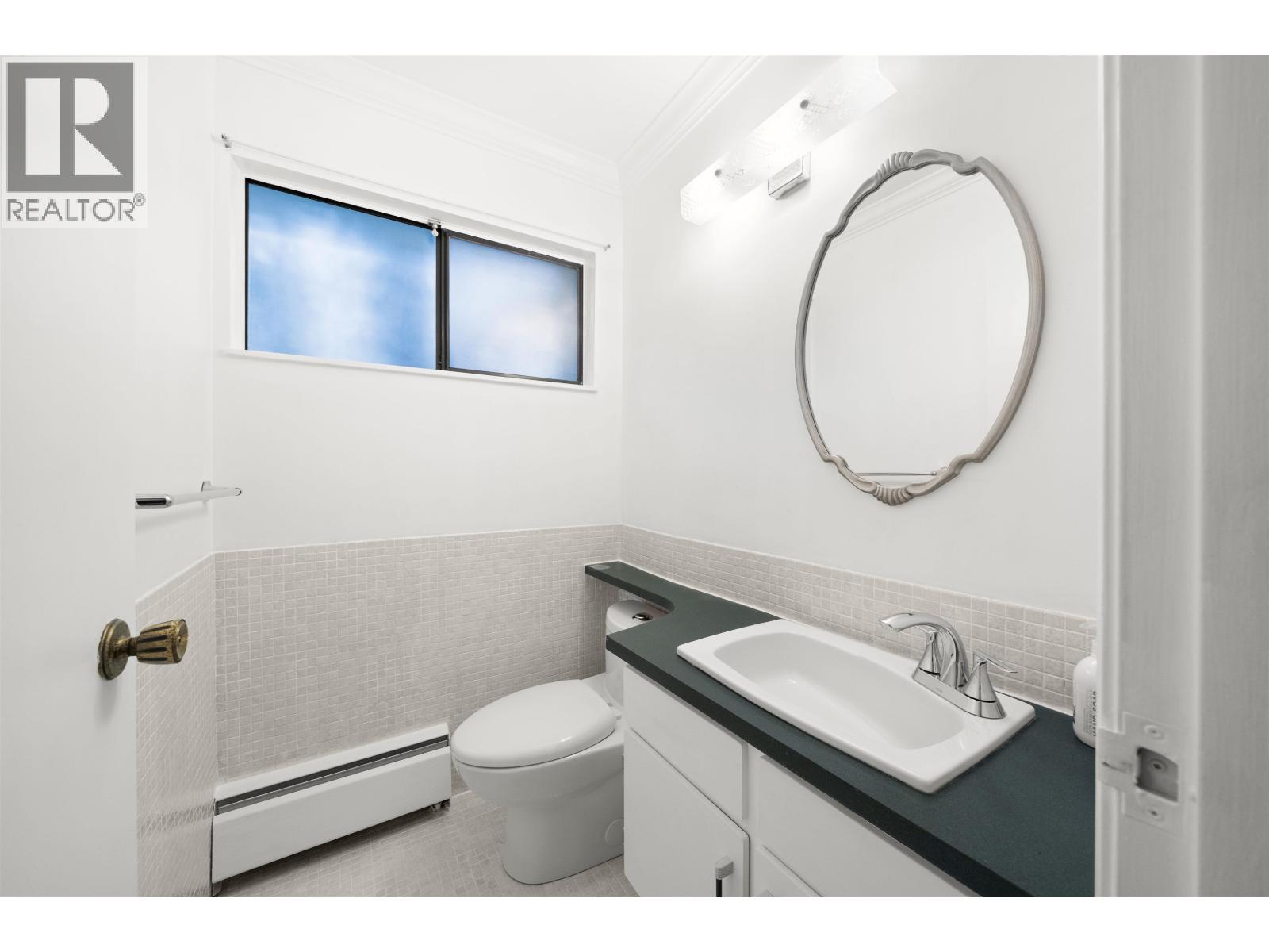 8851 Horne Street, Burnaby, British Columbia  V3N 4J8 - Photo 22 - R3079049