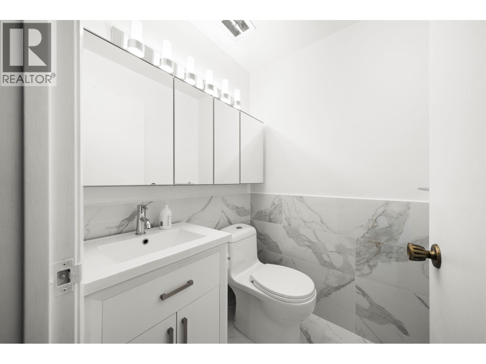 8851 Horne Street, Burnaby, British Columbia  V3N 4J8 - Photo 21 - R3079049