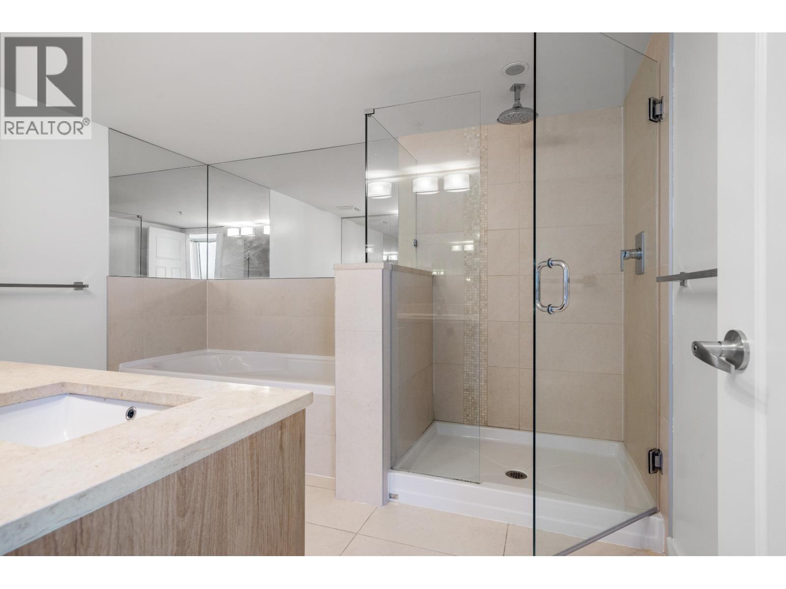 3104 2978 Glen Drive, Coquitlam, British Columbia  V3B 0C3 - Photo 20 - R3080315