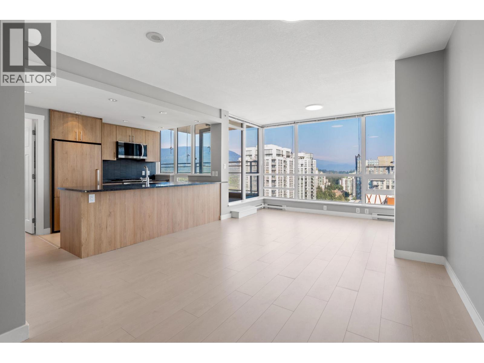 3104 2978 Glen Drive, Coquitlam, British Columbia  V3B 0C3 - Photo 7 - R3080315