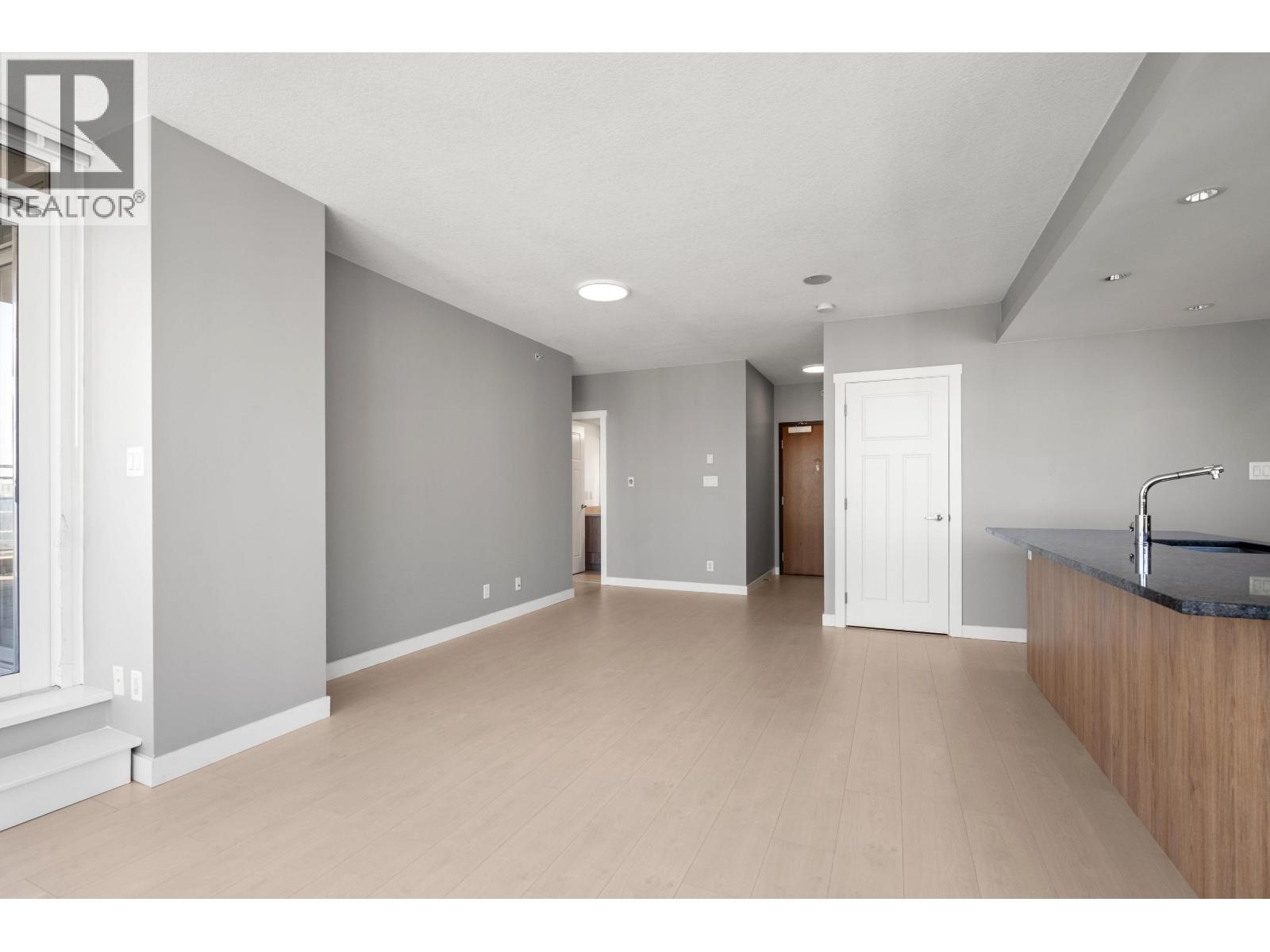 3104 2978 Glen Drive, Coquitlam, British Columbia  V3B 0C3 - Photo 15 - R3080315