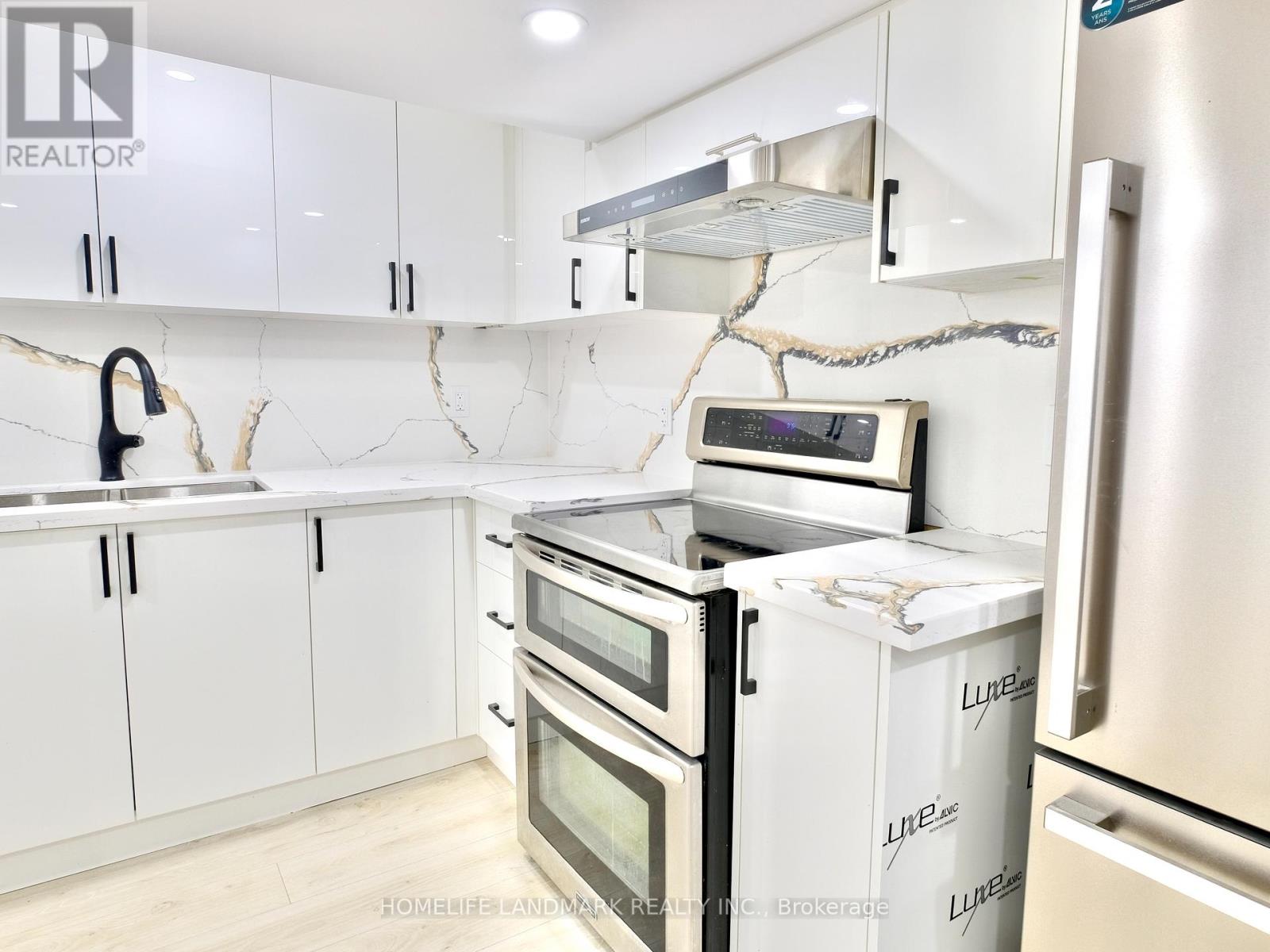 19 Rice Drive, Whitby, Ontario  L1N 7Z2 - Photo 4 - E12704620