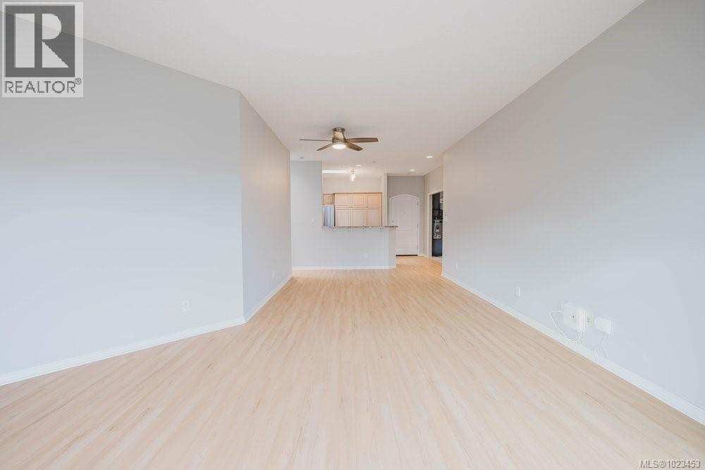 401 1085 Tillicum Rd, Esquimalt, British Columbia  V9A 7M3 - Photo 14 - 1023453