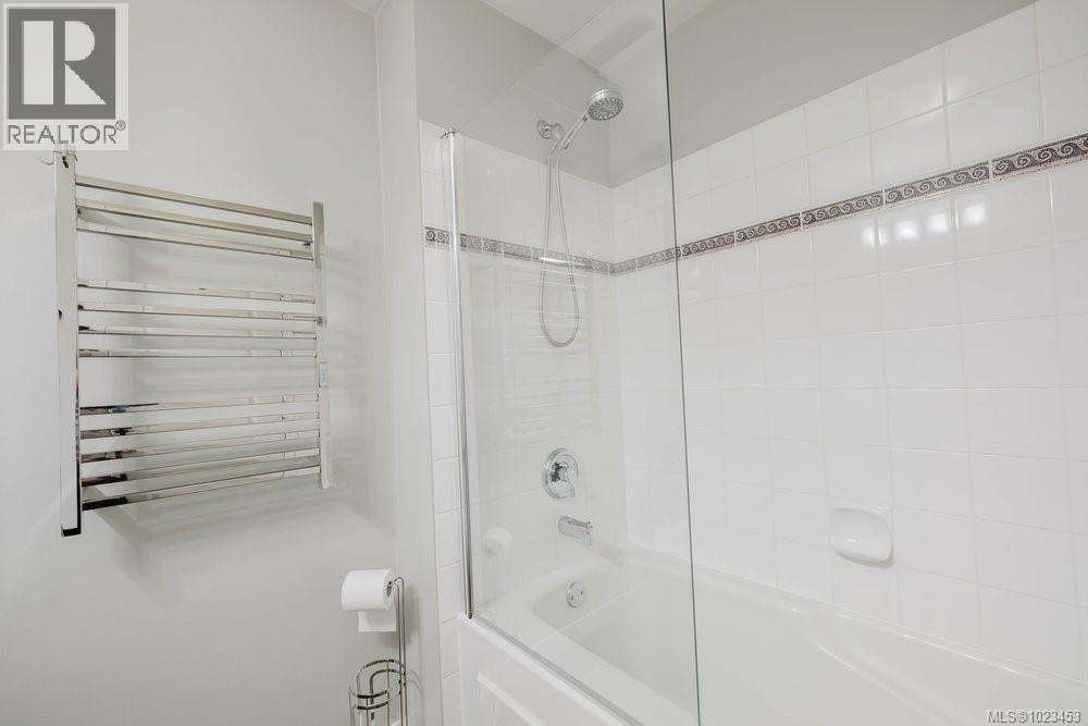 401 1085 Tillicum Rd, Esquimalt, British Columbia  V9A 7M3 - Photo 24 - 1023453