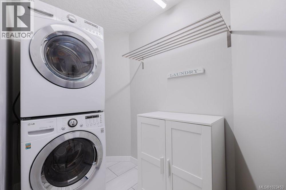 401 1085 Tillicum Rd, Esquimalt, British Columbia  V9A 7M3 - Photo 29 - 1023453