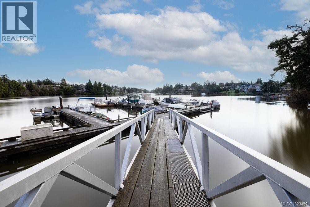 401 1085 Tillicum Rd, Esquimalt, British Columbia  V9A 7M3 - Photo 34 - 1023453