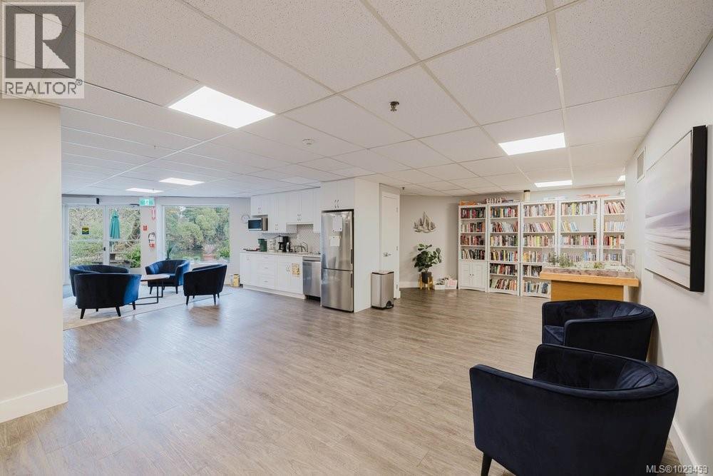 401 1085 Tillicum Rd, Esquimalt, British Columbia  V9A 7M3 - Photo 42 - 1023453