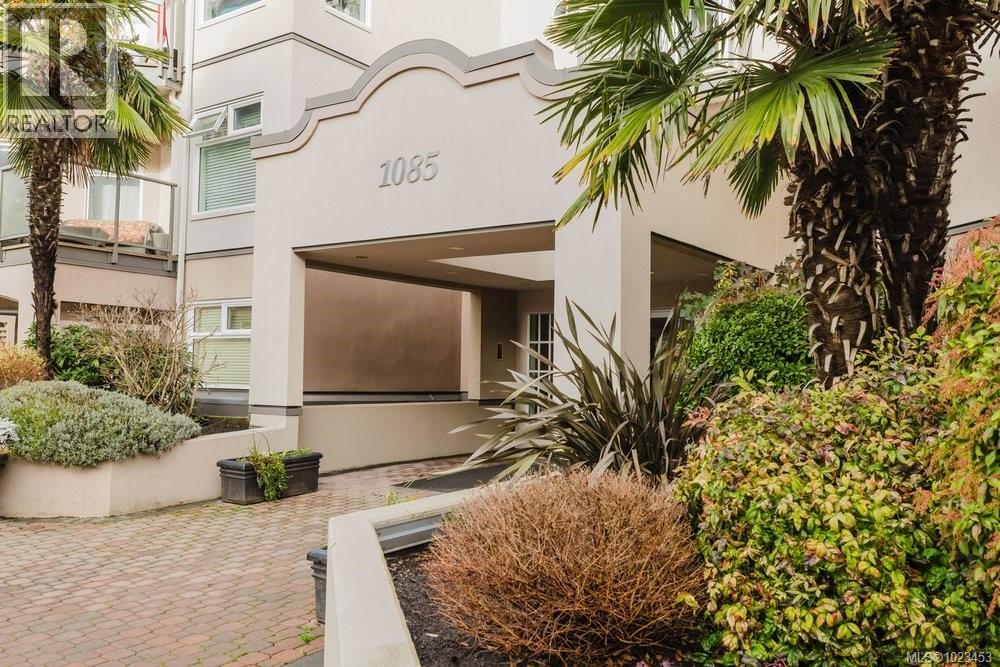 401 1085 Tillicum Rd, Esquimalt, British Columbia  V9A 7M3 - Photo 5 - 1023453