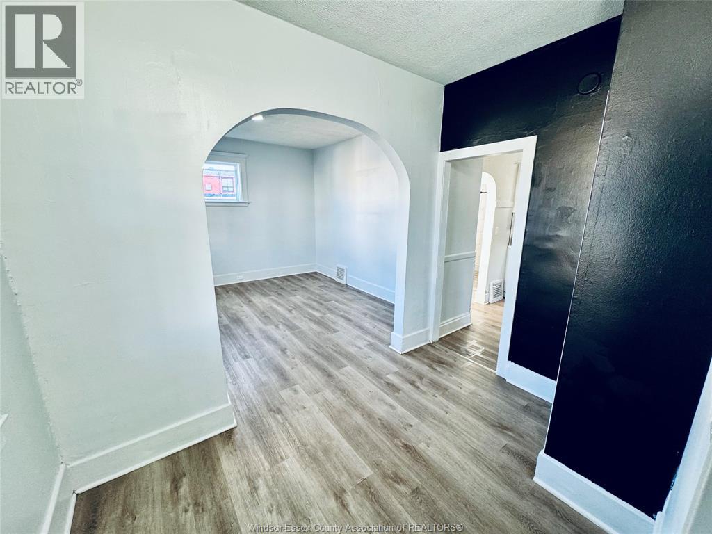531 Langlois, Windsor, Ontario  N9A 2G3 - Photo 5 - 26001334