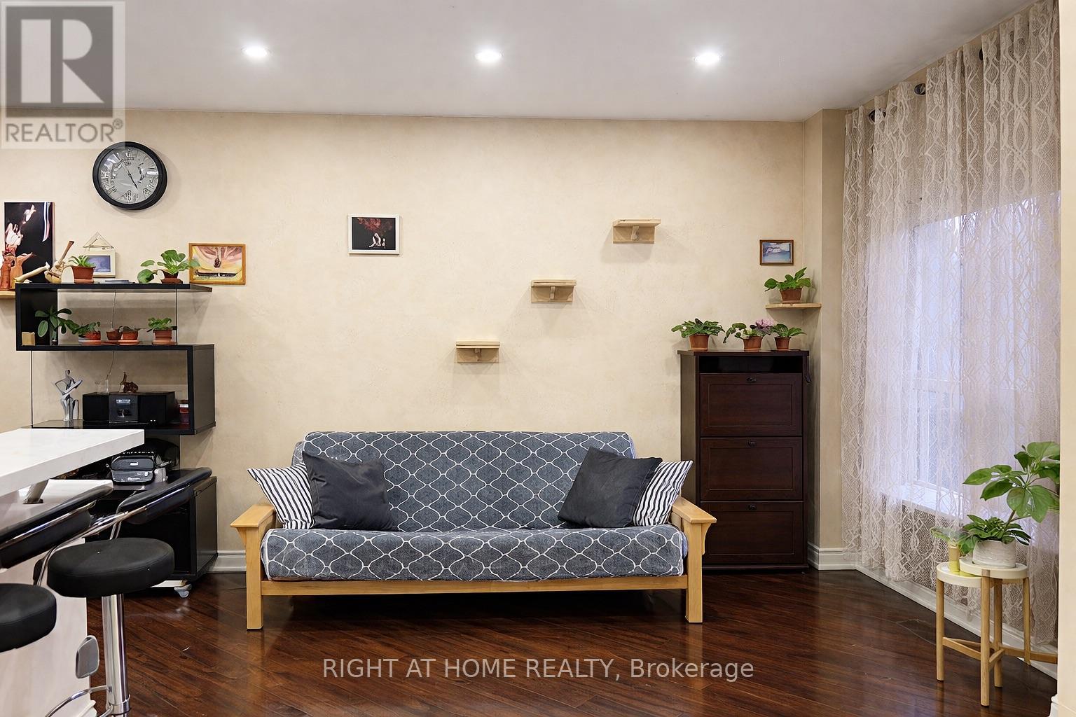 4 Forest Run Boulevard, Vaughan, Ontario  L4K 5J8 - Photo 10 - N12704588