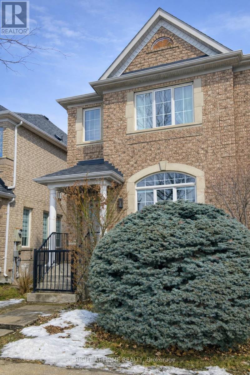 4 Forest Run Boulevard, Vaughan, Ontario  L4K 5J8 - Photo 2 - N12704588