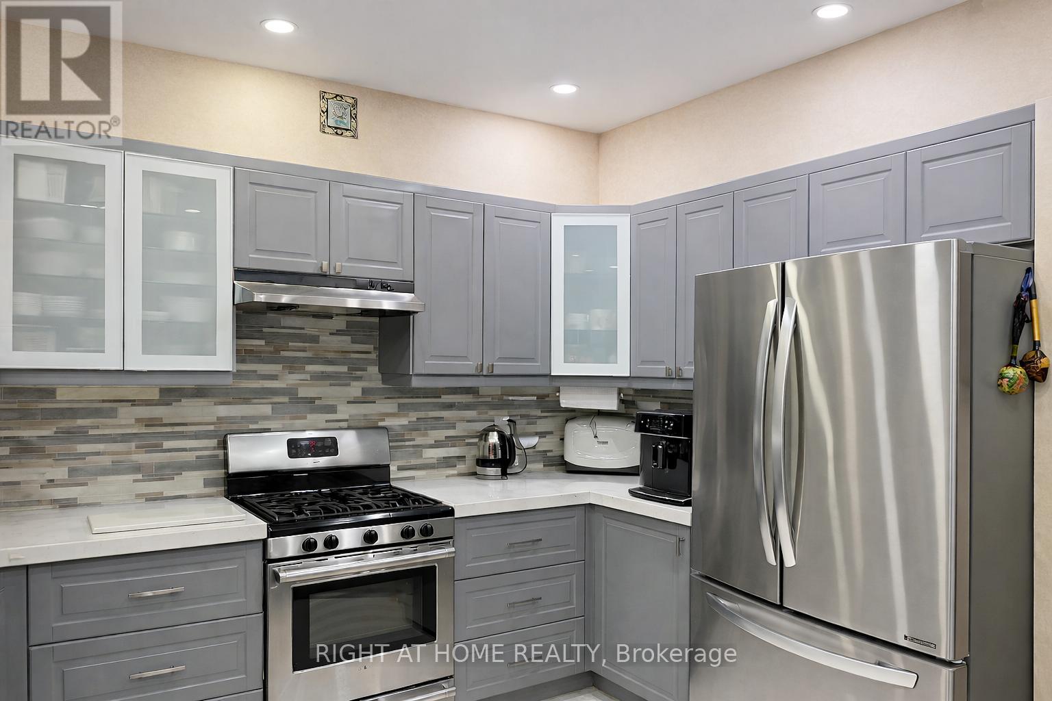 4 Forest Run Boulevard, Vaughan, Ontario  L4K 5J8 - Photo 7 - N12704588