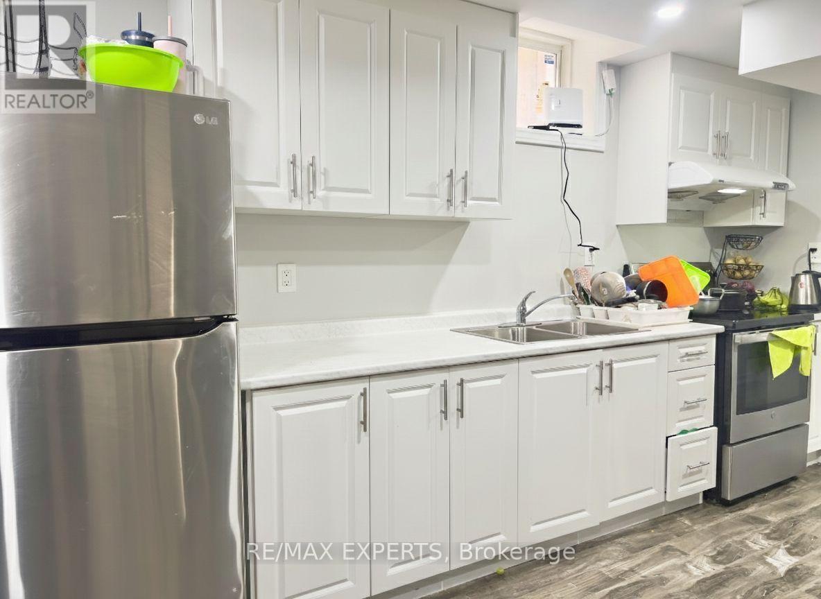 Lower - 3 Torraville Street, Brampton, Ontario  L6R 0Y5 - Photo 10 - W12688840