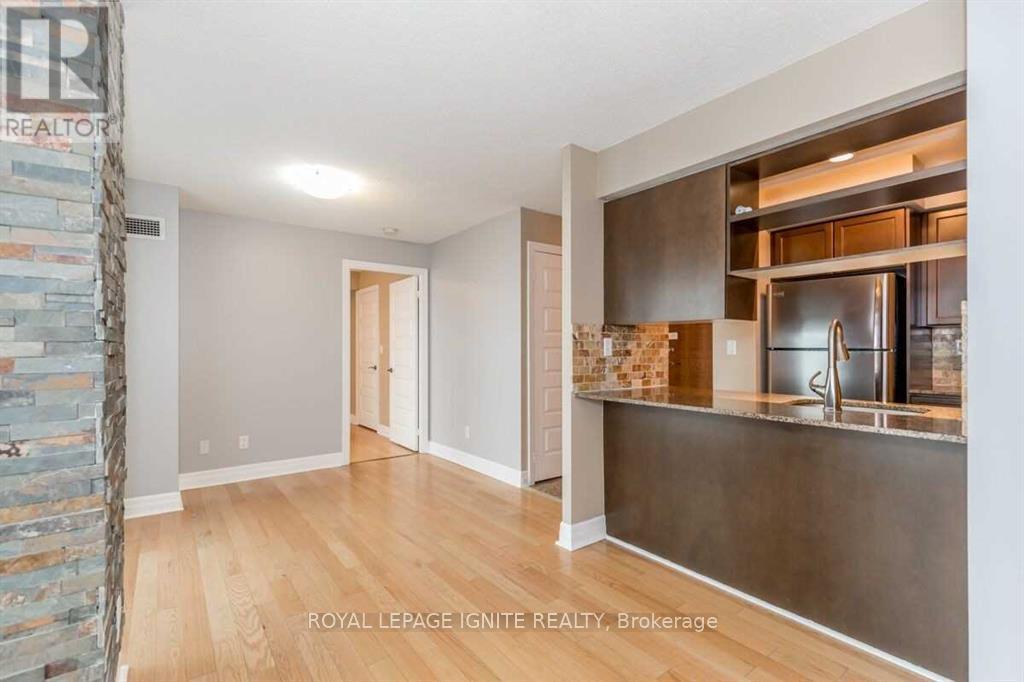 2105 - 215 Queen Street E, Brampton, Ontario  L6W 0A9 - Photo 6 - W12704542