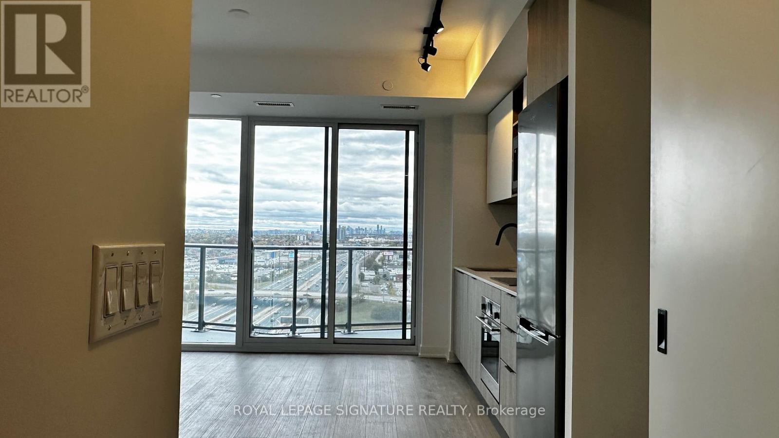 1610 - 36 Zorra Street, Toronto, Ontario  M8Z 1R7 - Photo 5 - W12704566