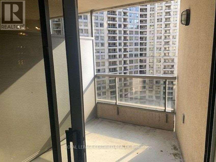 1430 - 3888 Duke Of York Boulevard, Mississauga, Ontario  L5B 4P5 - Photo 14 - W12704574