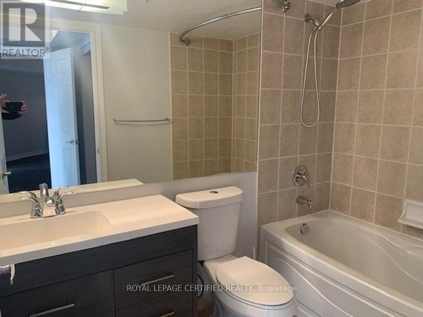 1430 - 3888 Duke Of York Boulevard, Mississauga, Ontario  L5B 4P5 - Photo 7 - W12704574