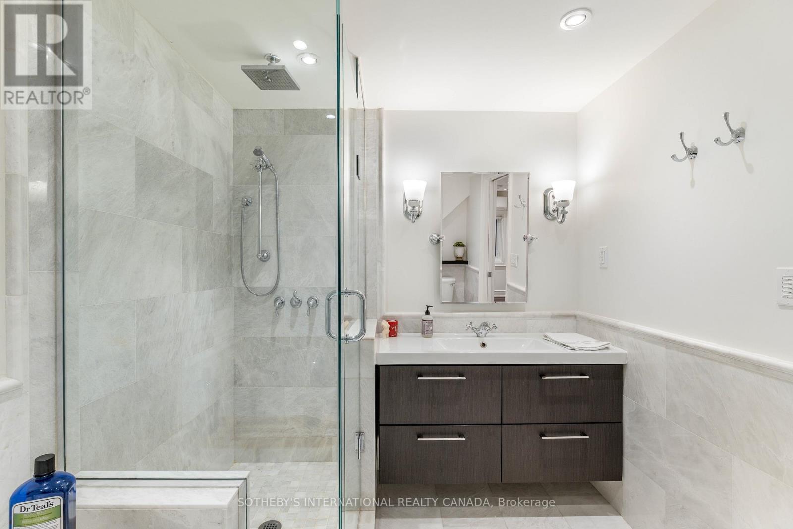 38 Guthrie Avenue, Toronto, Ontario  M8Y 3L1 - Photo 19 - W12704602