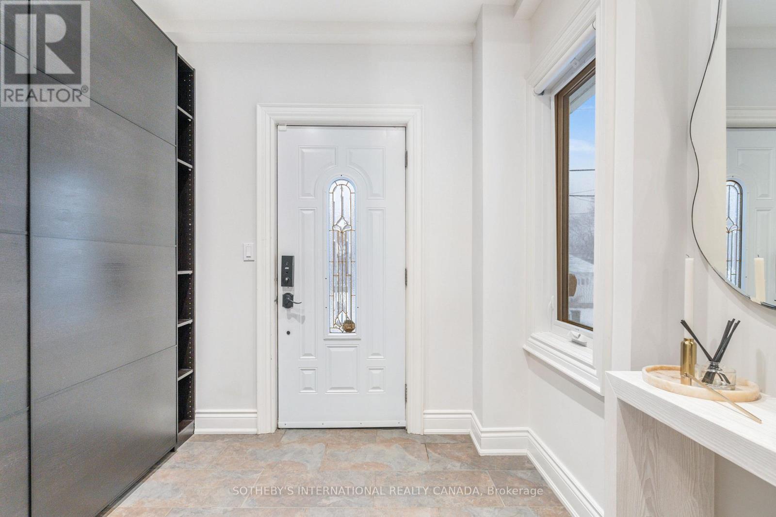 38 Guthrie Avenue, Toronto, Ontario  M8Y 3L1 - Photo 2 - W12704602