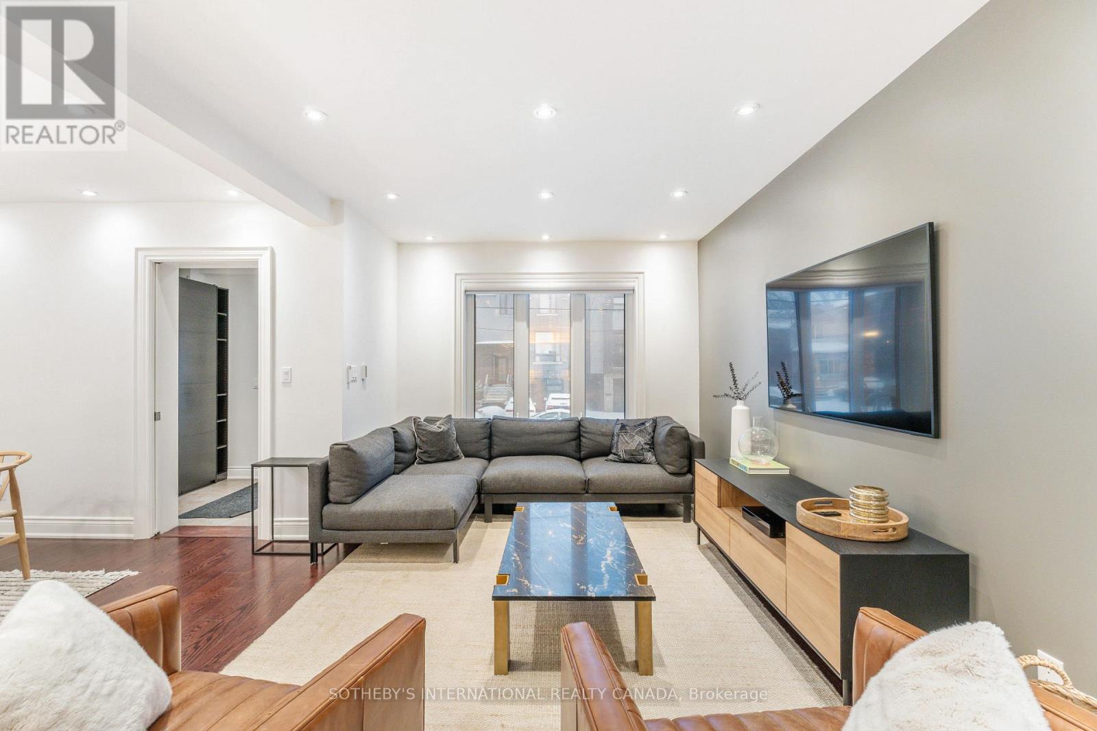 38 Guthrie Avenue, Toronto, Ontario  M8Y 3L1 - Photo 6 - W12704602