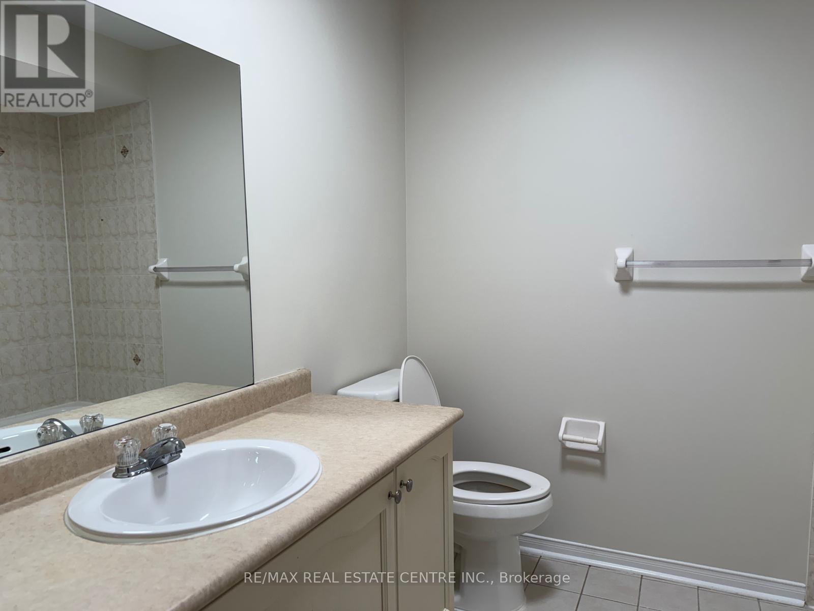 478 Huntington Ridge Drive, Mississauga, Ontario  L5R 0A9 - Photo 17 - W12704612