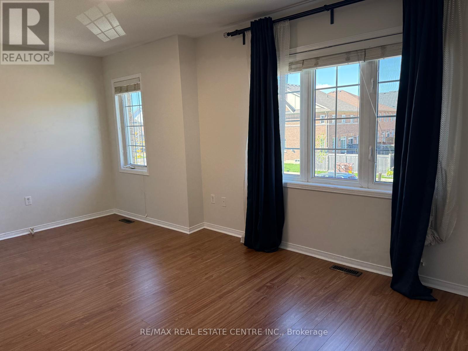 478 Huntington Ridge Drive, Mississauga, Ontario  L5R 0A9 - Photo 19 - W12704612