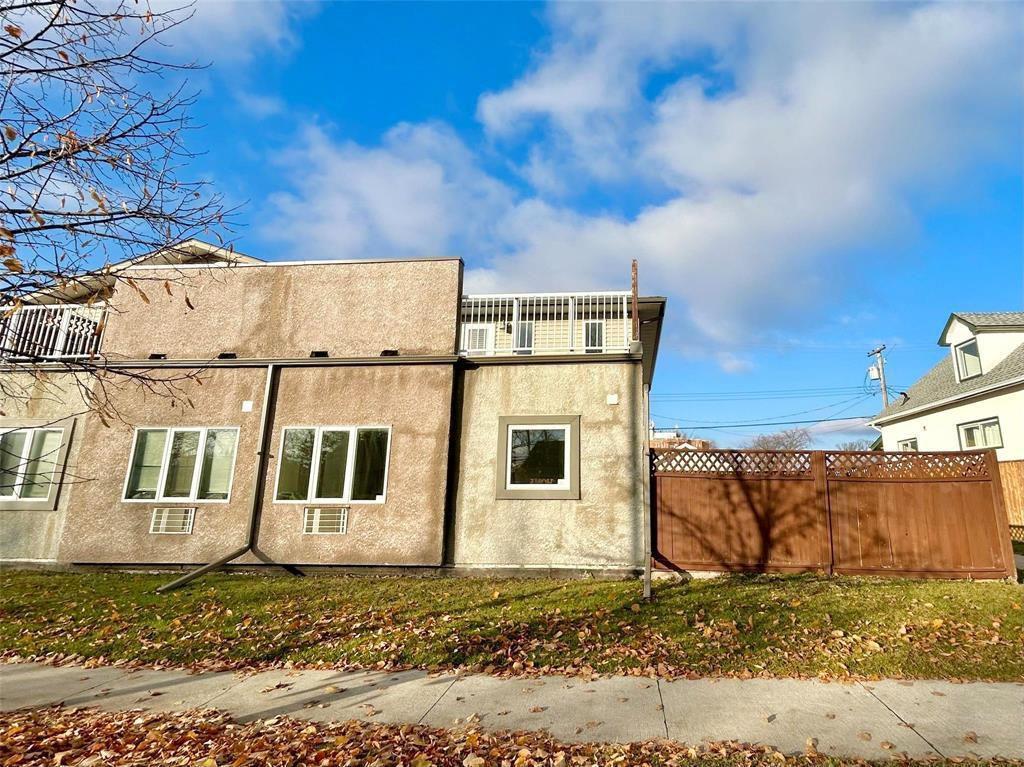21 204 Day Street, Winnipeg, Manitoba  R2C 1A8 - Photo 0 - 202600912