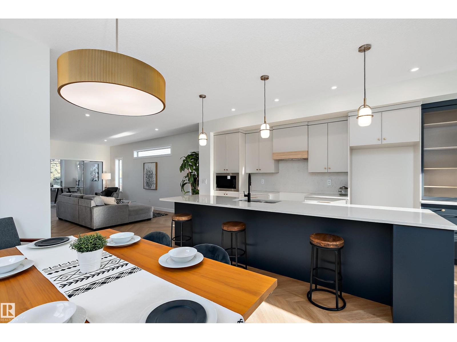 7509 Rowland Rd Nw, Edmonton, Alberta  T6A 3W4 - Photo 4 - E4470159