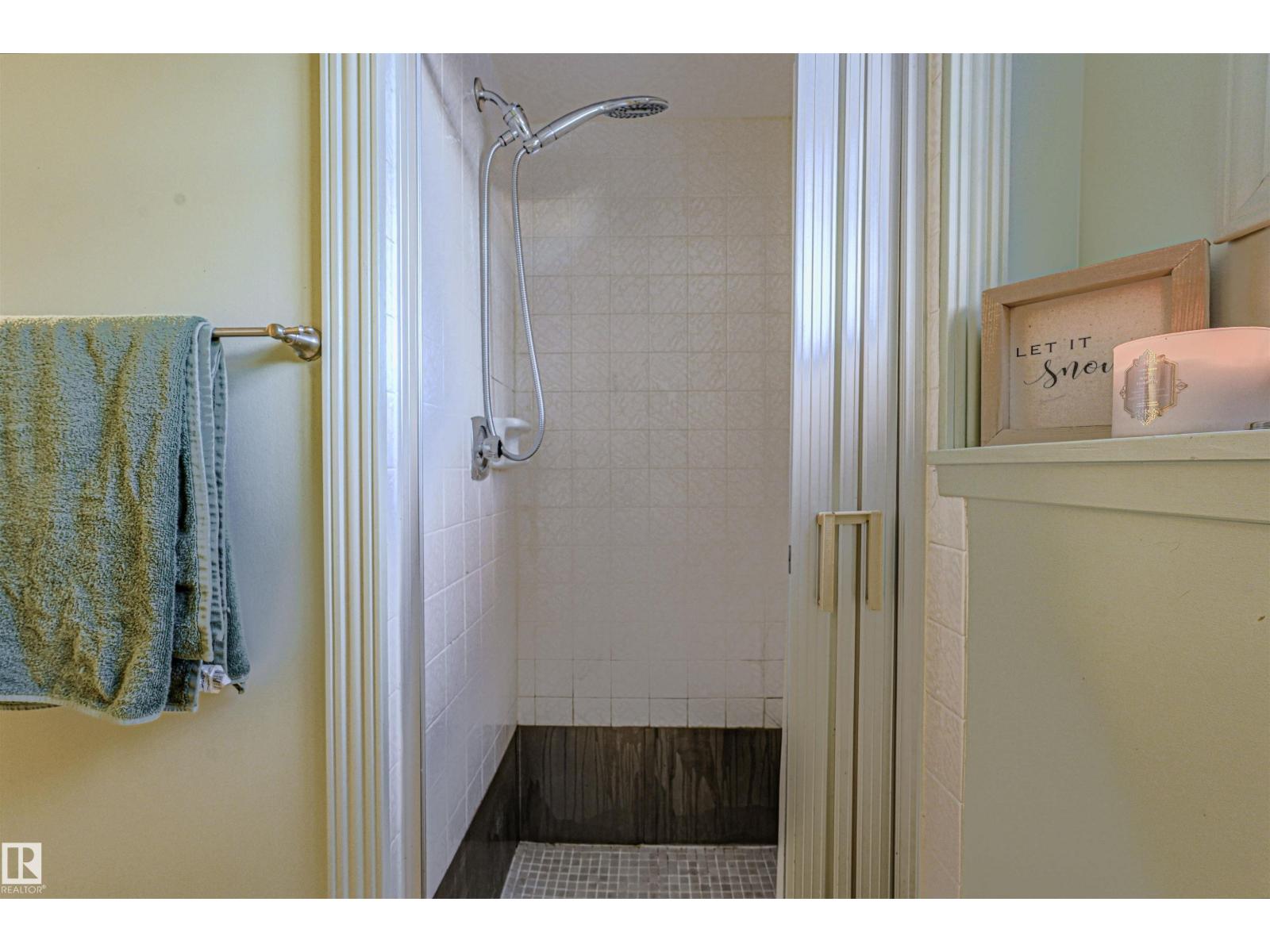 12403 156 Av Nw, Edmonton, Alberta  T5X 2X4 - Photo 17 - E4470311