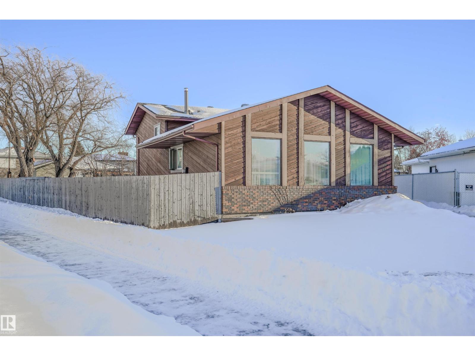 12403 156 Av Nw, Edmonton, Alberta  T5X 2X4 - Photo 2 - E4470311