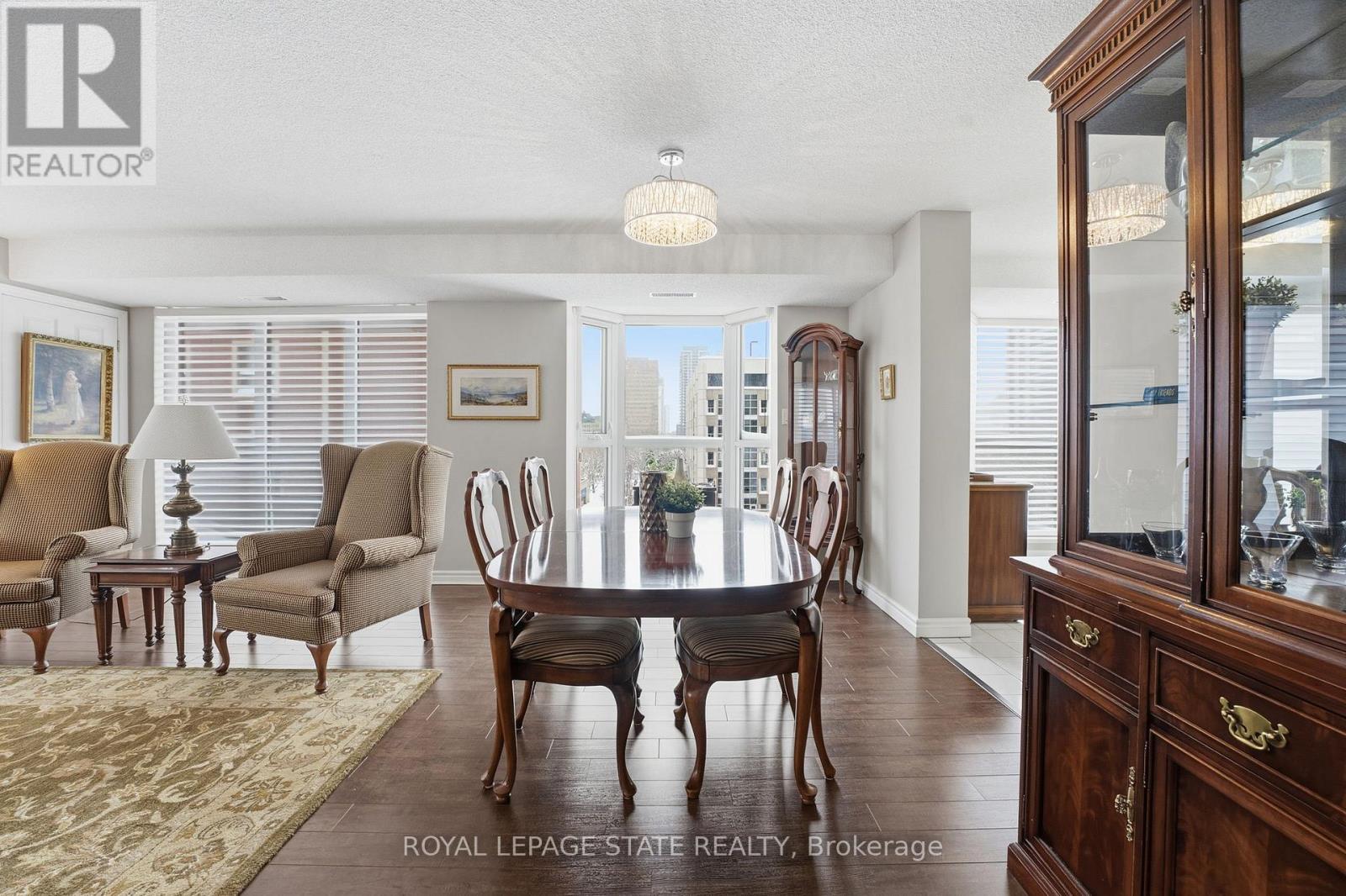 5e - 67 Caroline Street S, Hamilton, Ontario  L8P 3K6 - Photo 2 - X12704552