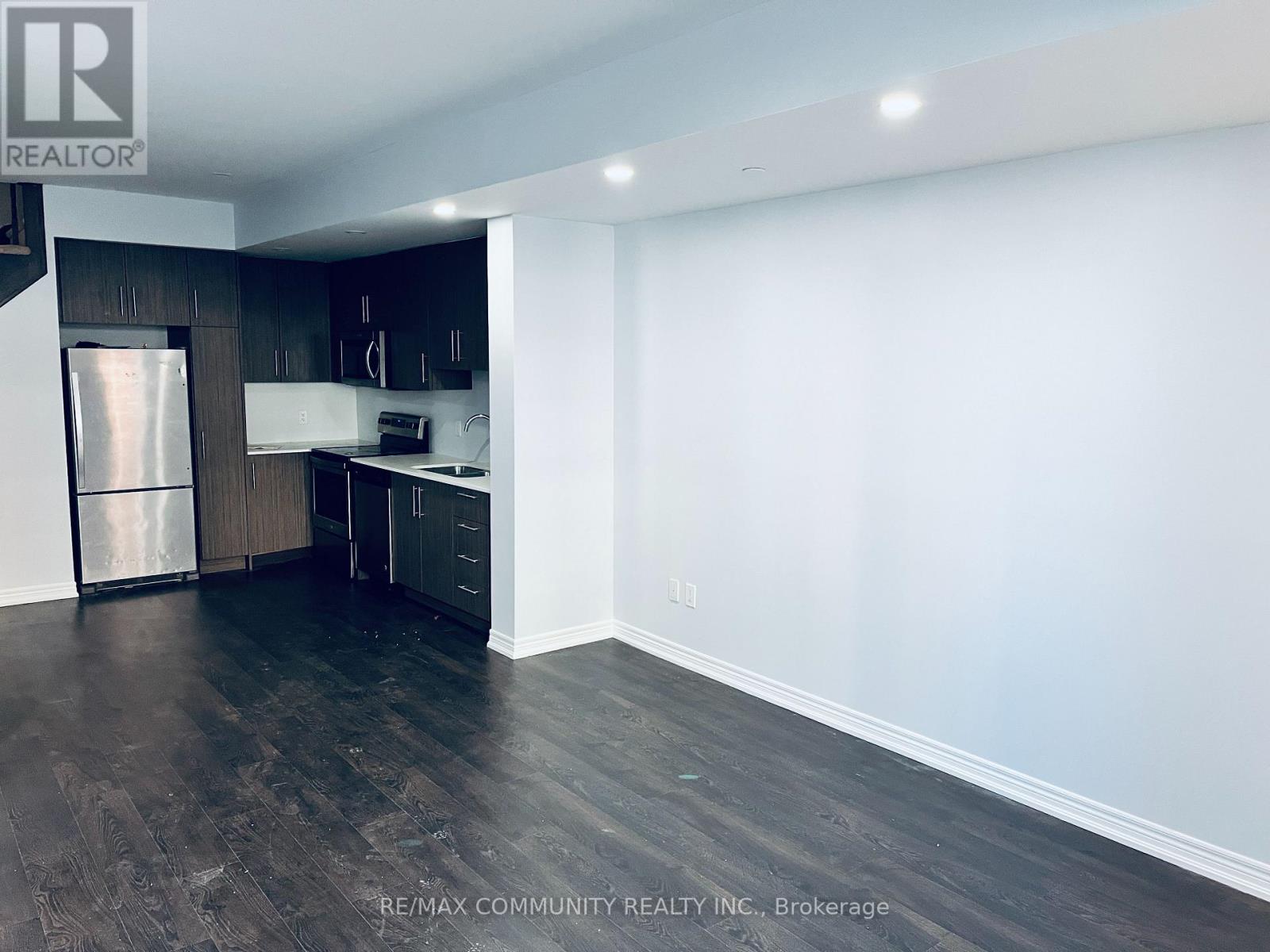 5 - 2205 Lillykin Street, Oakville, Ontario  L6H 0X6 - Photo 5 - W12649314