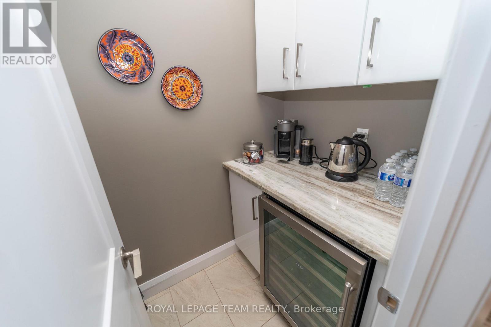 51 Aylen Avenue, Ottawa, Ontario  K2A 3P6 - Photo 10 - X12704340