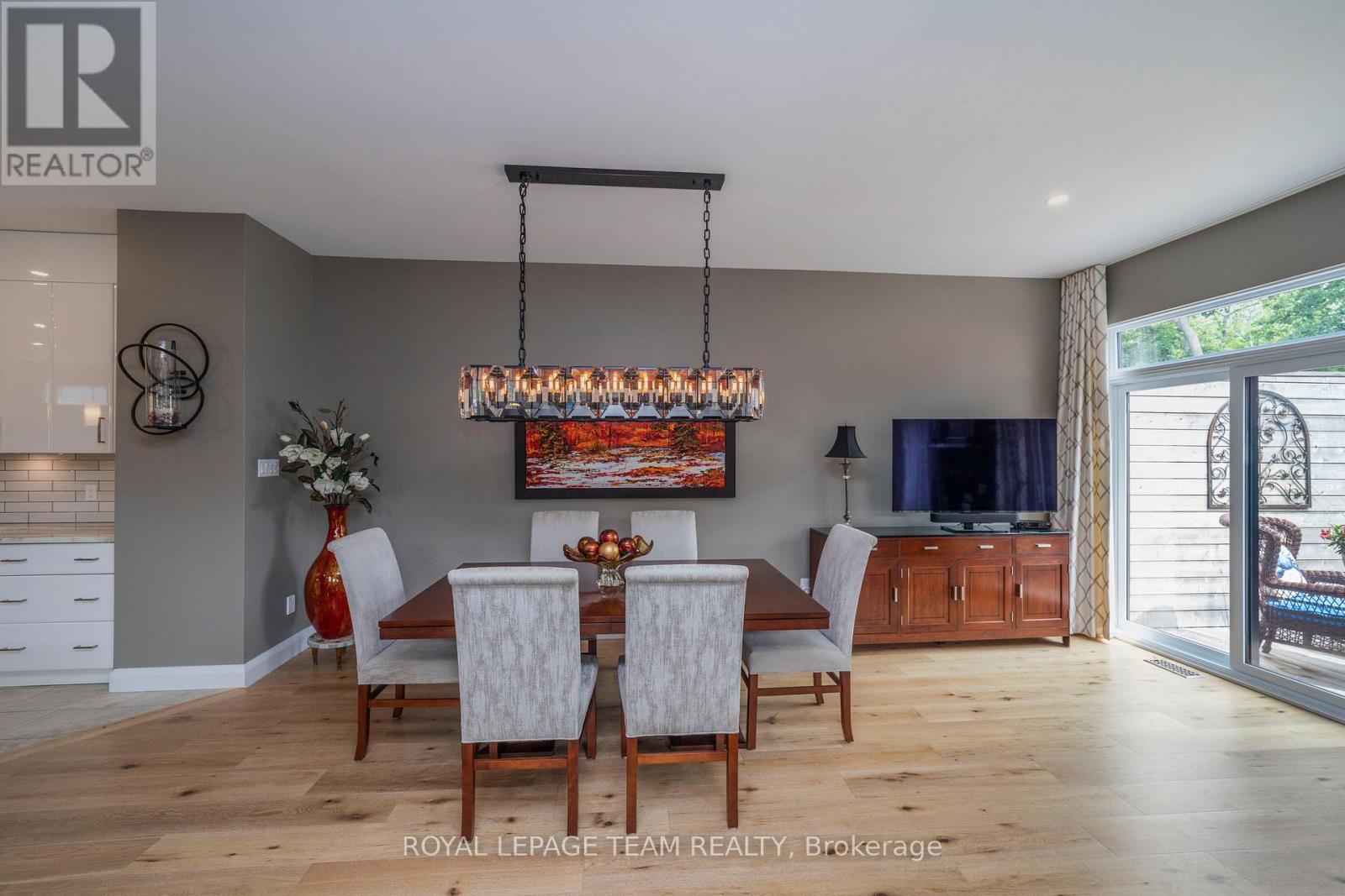 51 Aylen Avenue, Ottawa, Ontario  K2A 3P6 - Photo 11 - X12704340