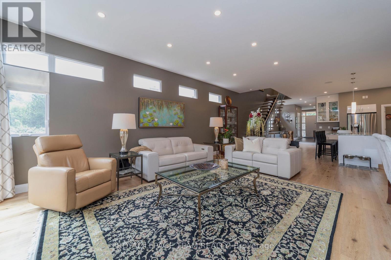 51 Aylen Avenue, Ottawa, Ontario  K2A 3P6 - Photo 12 - X12704340